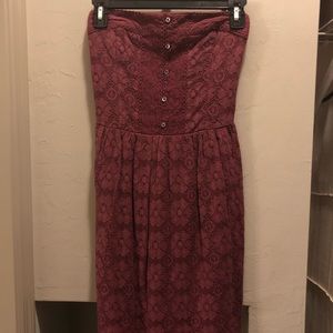 🚫 *SOLD* 🚫 Maroon Lace Strapless Dress
